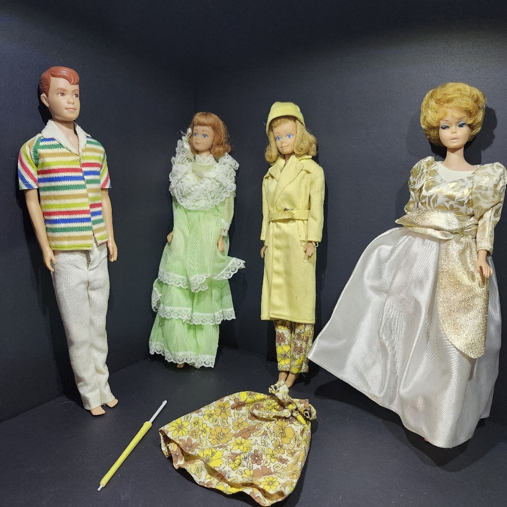 Three Vintage Midge Dolls And Allen Doll - Picture 6 of 7